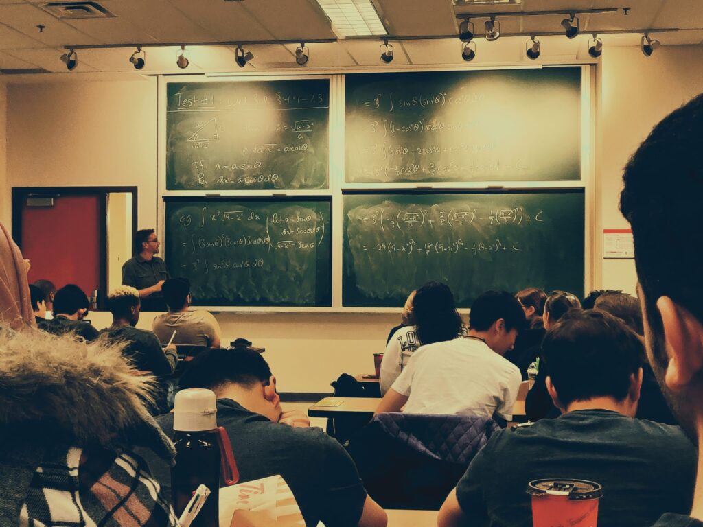 How to choose the right college classroom