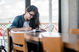 student transitions to college